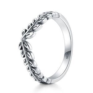 925 Oxidized Silver Leaves Wreath Ring